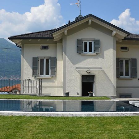 Lescen White Residence - Lake View Лезено Экстерьер фото