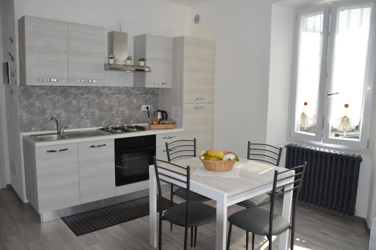 Lescen White Residence - Lake View Лезено Экстерьер фото